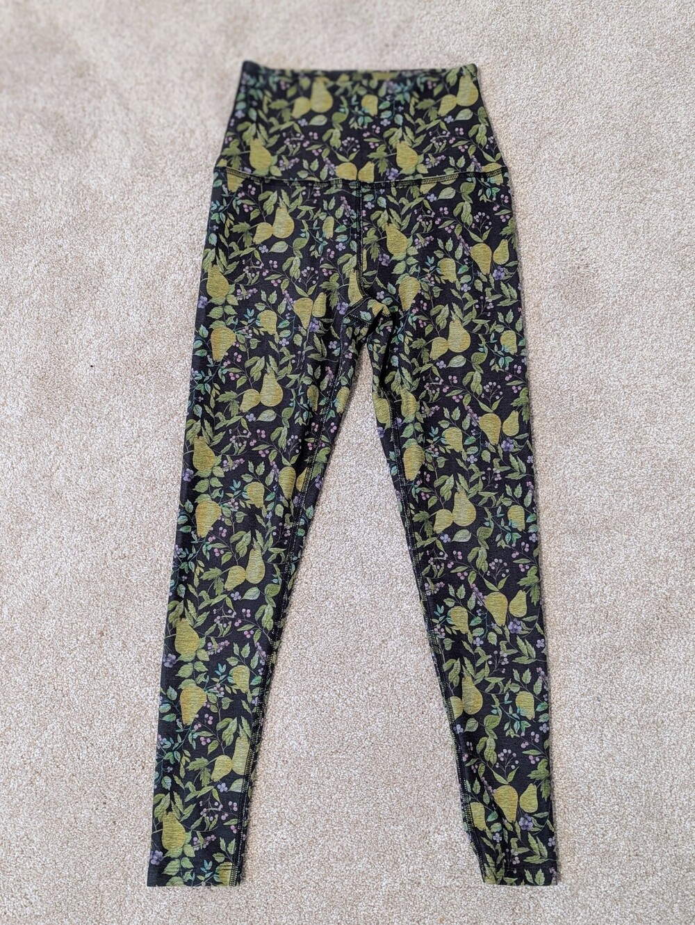 Beyond Yoga High Waisted Leggings Small Printed Botanical Pear Berry Charcoal